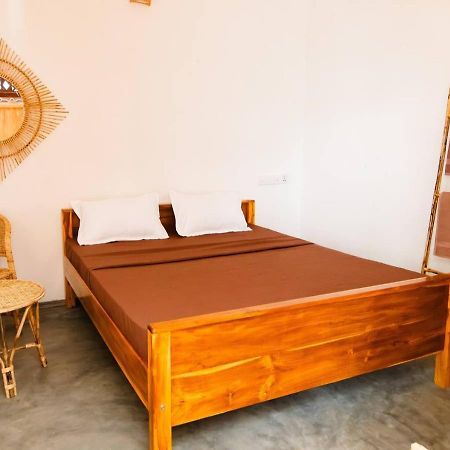 Pompon Hotel Pottuvil Bagian luar foto