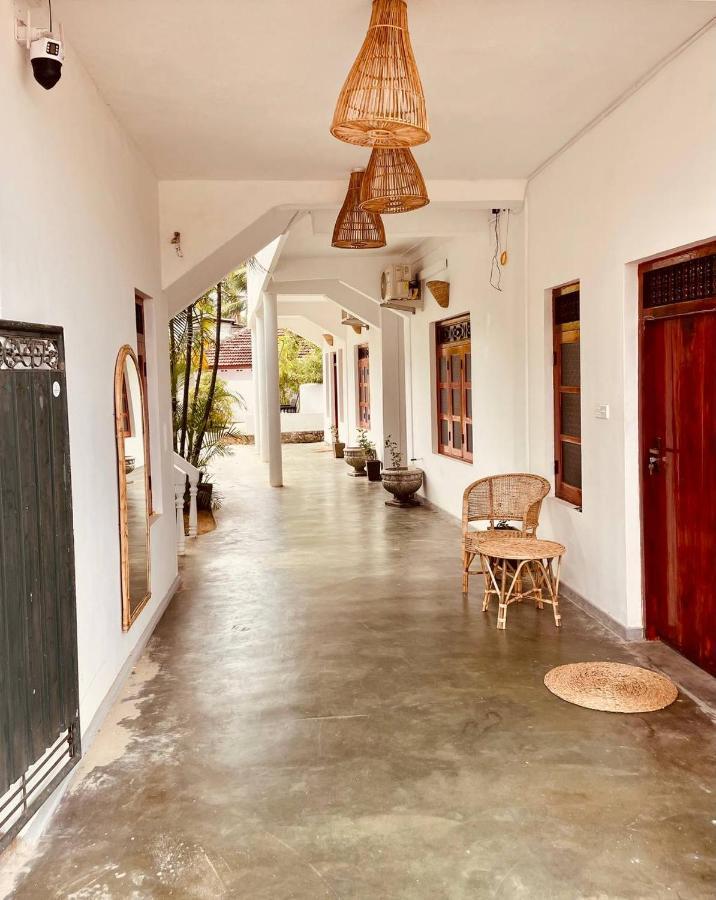 Pompon Hotel Pottuvil Bagian luar foto