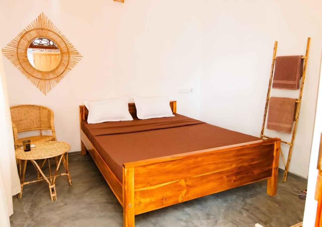 Pompon Hotel Pottuvil Bagian luar foto
